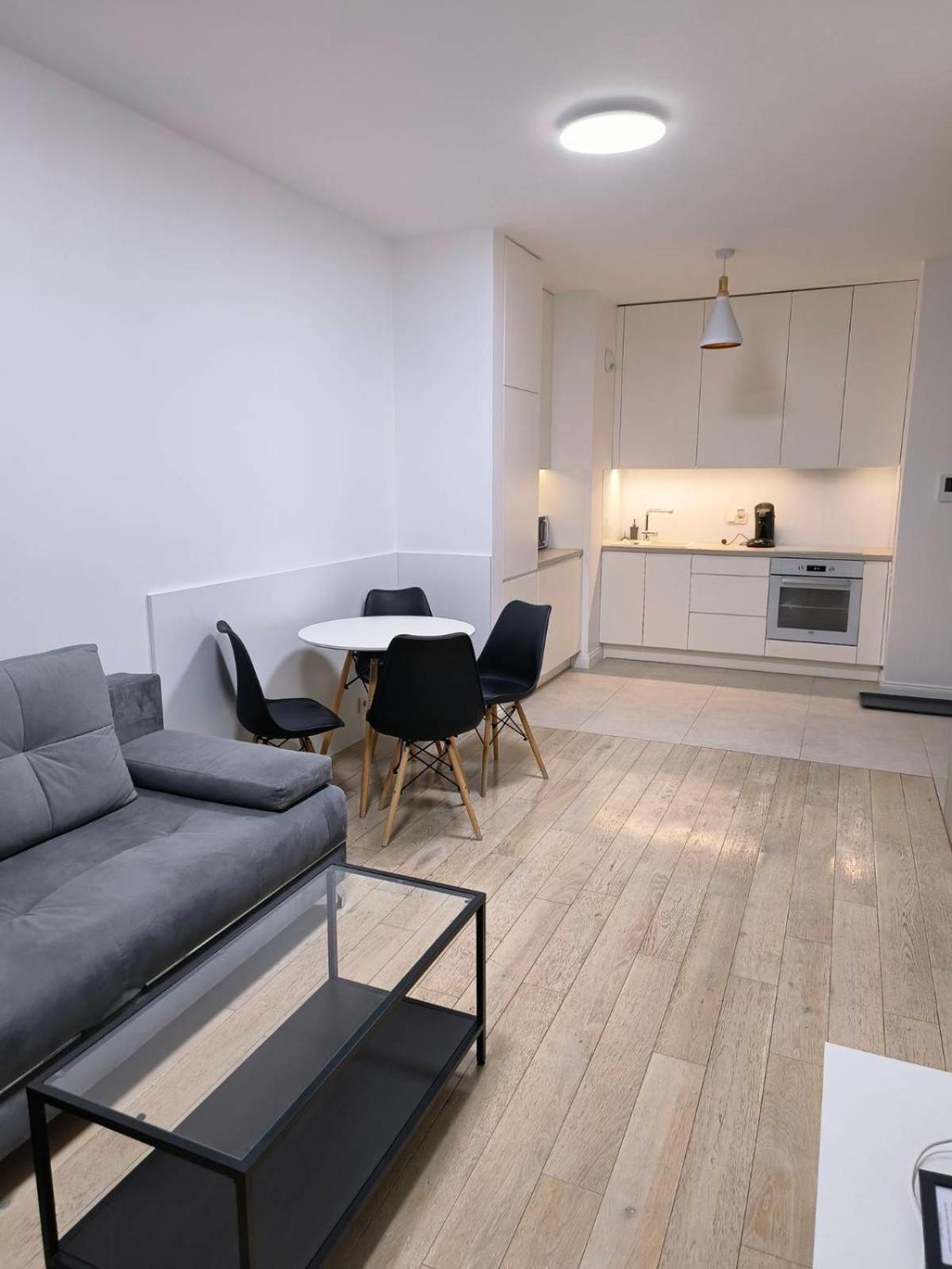 Vipwarsawapartments Diamond Mennica Residence Bagian luar foto